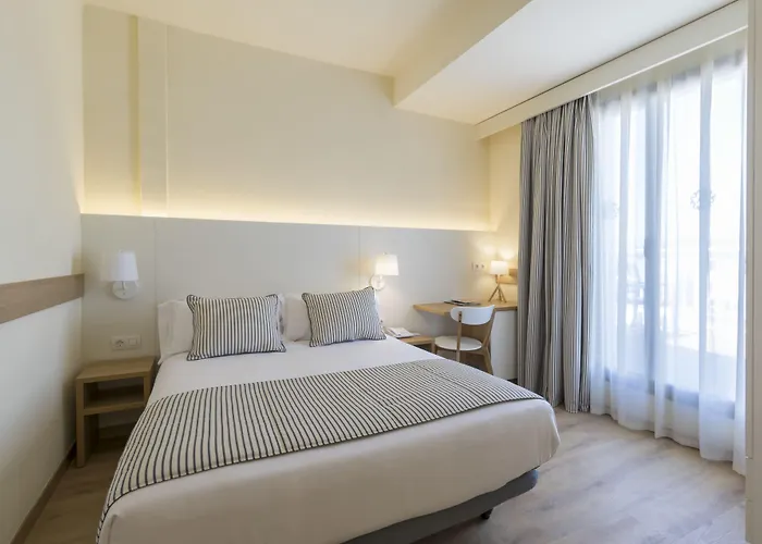 Anabel リョレート・デ・マル